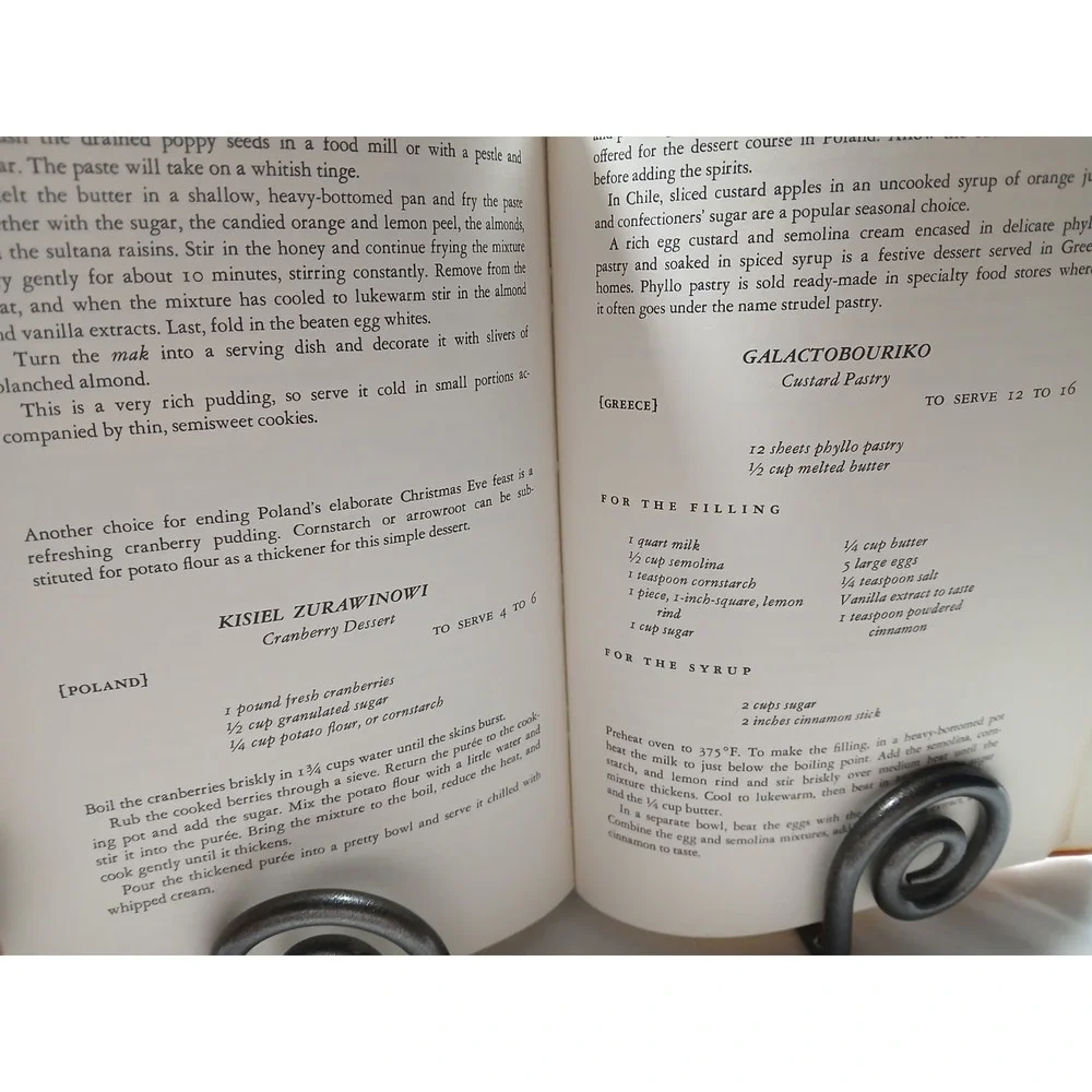 Christmas Cookbook HC Shona Crawford Poole 1979 Recipes Worldwide 1st Edition